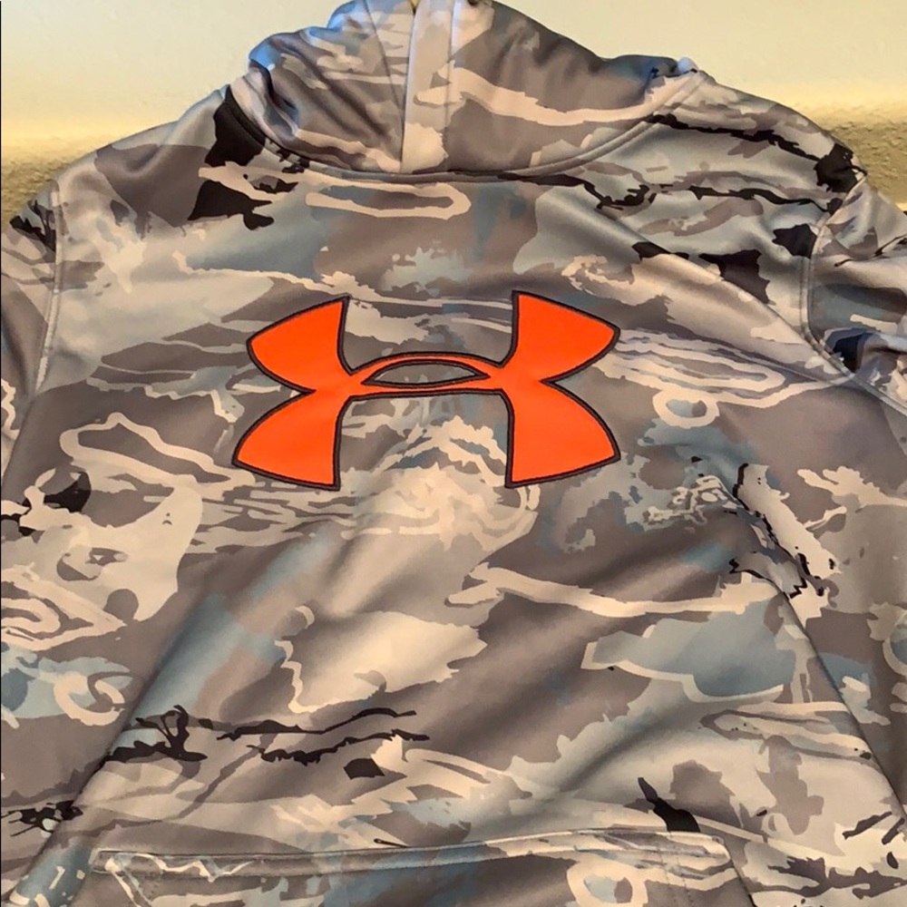 Under armor sweatshirt